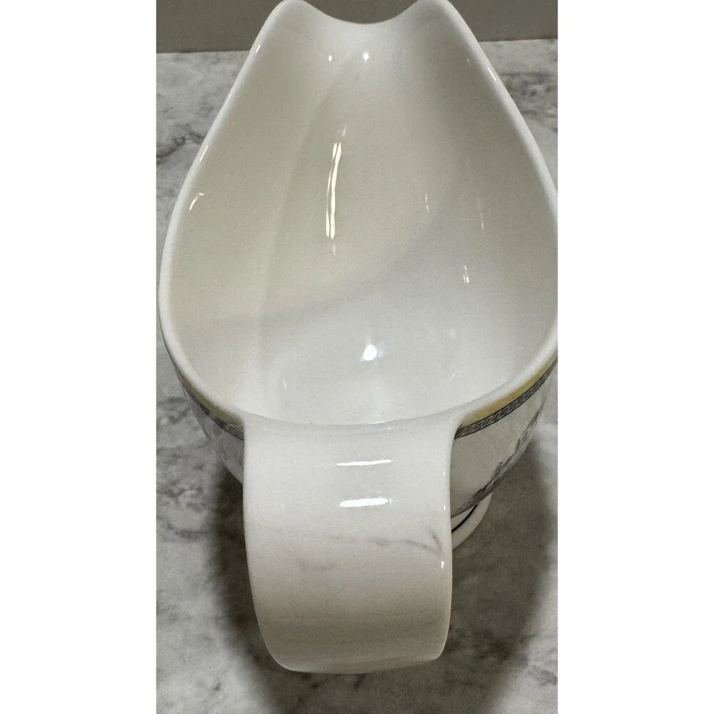 Villeroy & Boch Germany Fine China Auden Ferme Gravy Boat